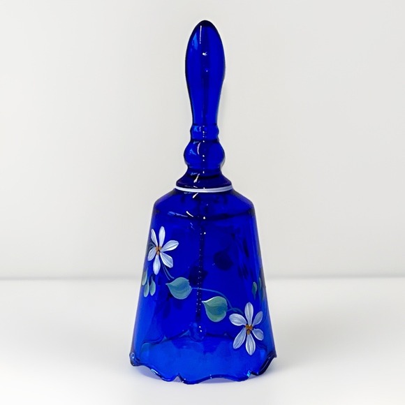 Vintage Fenton Glass‎ Cobalt Blue Bell Handpainted & Signed Jan Barnum w Flowers - Picture 1 of 3